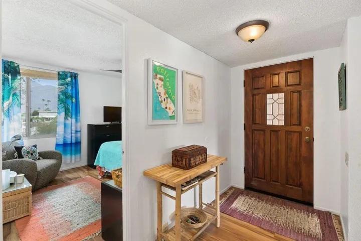 Entry/Foyer