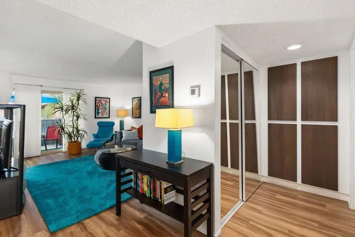 Hall/Laundry area