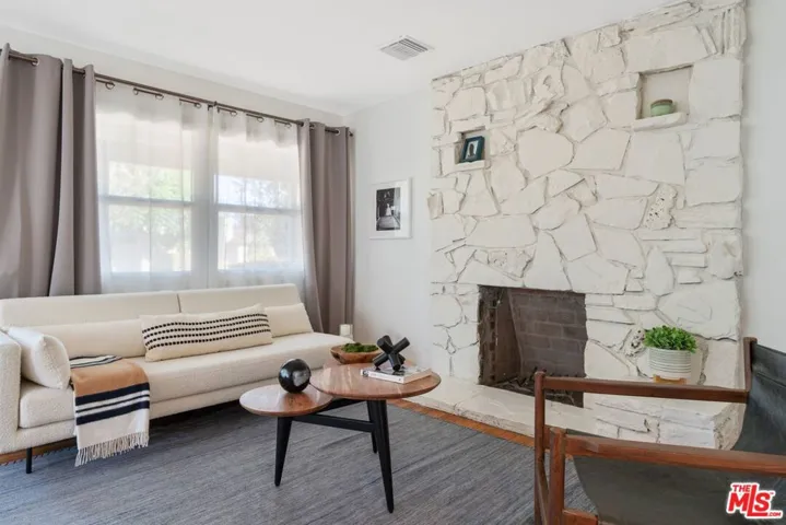 6331 Peach Avenue, Van Nuys, California 91411