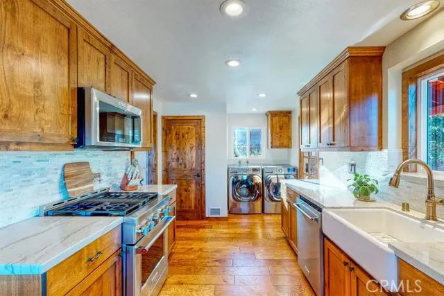 28923 Palisades Drive, Lake Arrowhead, California 92352