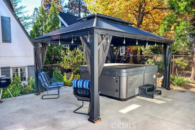 28923 Palisades Drive, Lake Arrowhead, California 92352