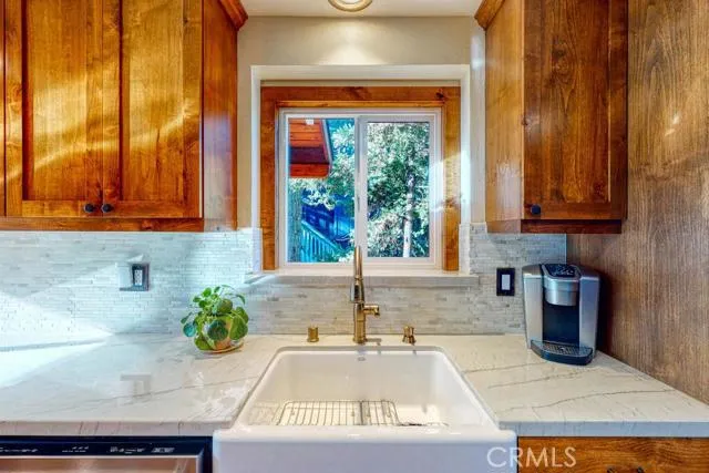28923 Palisades Drive, Lake Arrowhead, California 92352