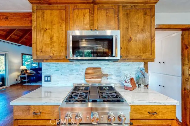 28923 Palisades Drive, Lake Arrowhead, California 92352