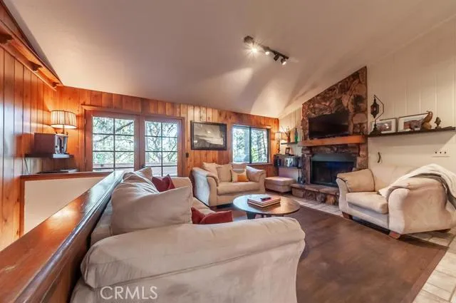 24166 Cresta Drive, Crestline, California 92325
