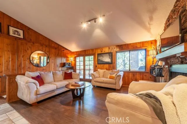 24166 Cresta Drive, Crestline, California 92325