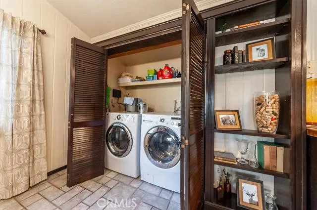 24166 Cresta Drive, Crestline, California 92325