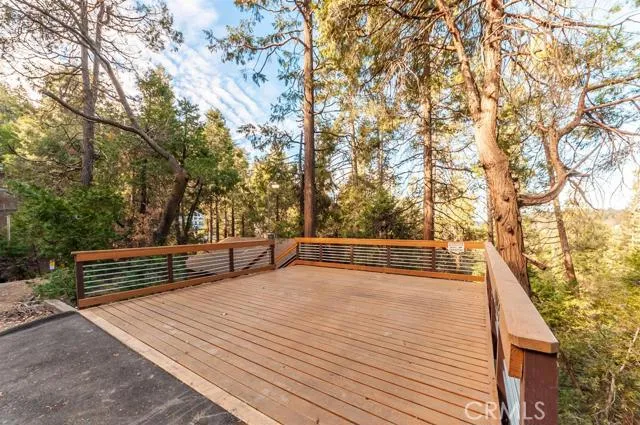 24166 Cresta Drive, Crestline, California 92325