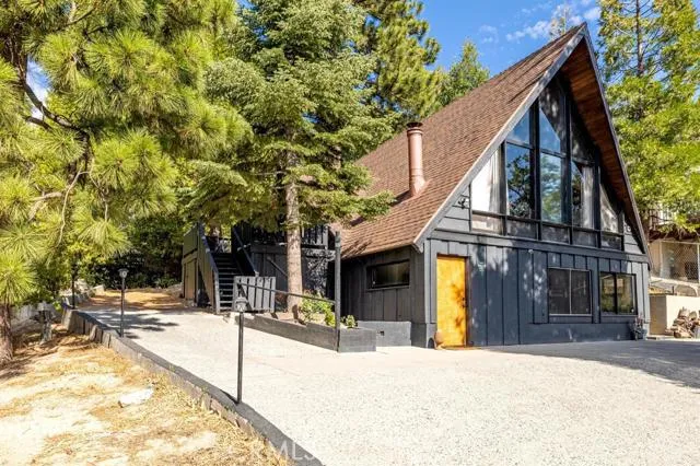 443 State Hwy 173, Lake Arrowhead, California 92352