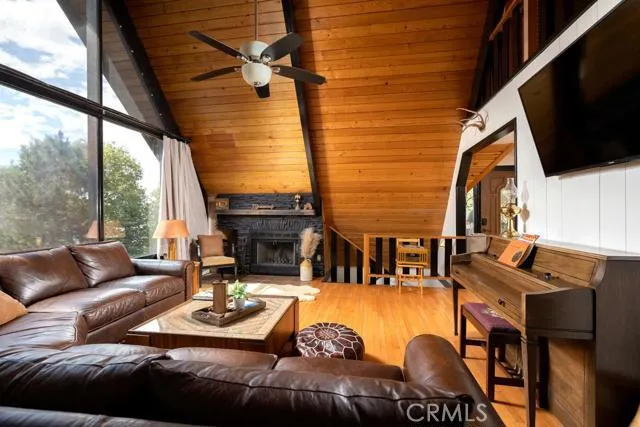 443 State Hwy 173, Lake Arrowhead, California 92352