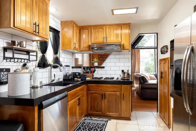 443 State Hwy 173, Lake Arrowhead, California 92352