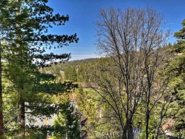 26621 Thunderbird Drive, Lake Arrowhead, California 92352