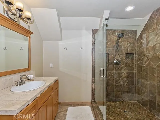 26621 Thunderbird Drive, Lake Arrowhead, California 92352