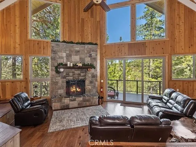 26621 Thunderbird Drive, Lake Arrowhead, California 92352