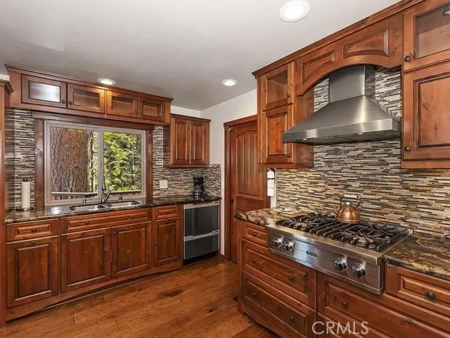 26621 Thunderbird Drive, Lake Arrowhead, California 92352