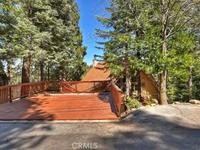 26621 Thunderbird Drive, Lake Arrowhead, California 92352