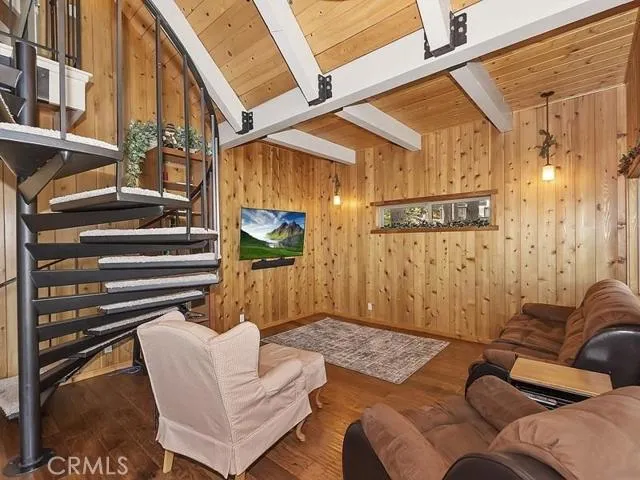 26621 Thunderbird Drive, Lake Arrowhead, California 92352