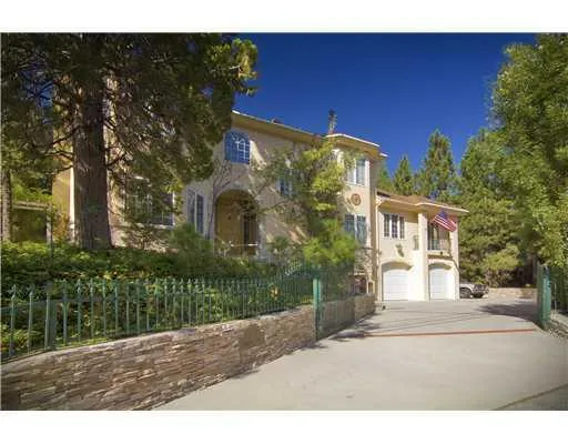 27200 Peninsula Drive, Lake Arrowhead, California 92352