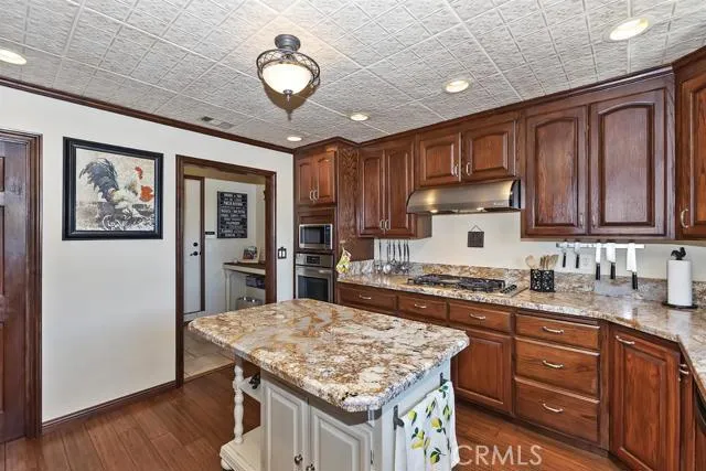 27388 Elmwood Drive, Lake Arrowhead, California 92352
