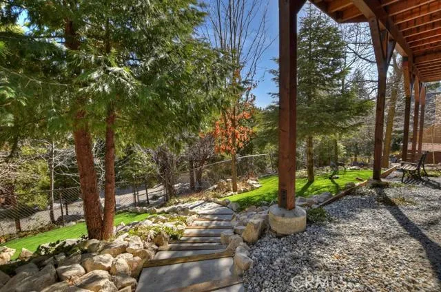 27388 Elmwood Drive, Lake Arrowhead, California 92352