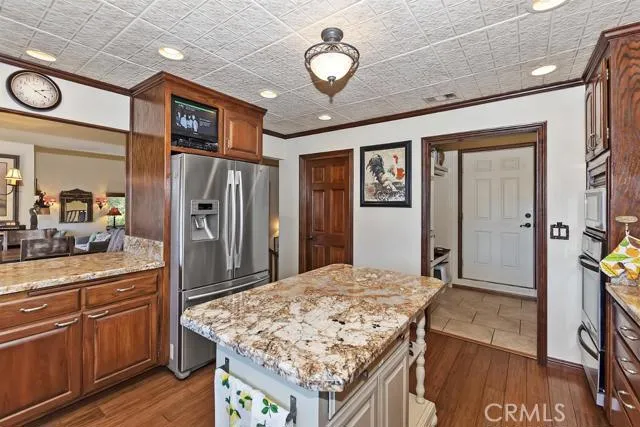 27388 Elmwood Drive, Lake Arrowhead, California 92352