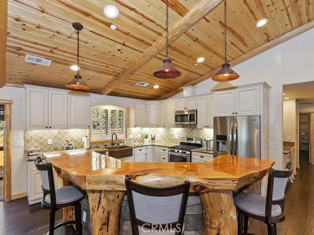 1107 Gold Mountain Drive, None, California 92314