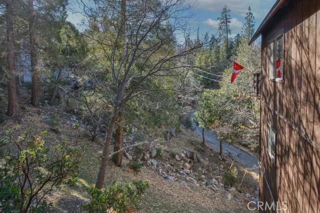 984 Sandalwood Drive, Lake Arrowhead, California 92352