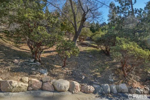 984 Sandalwood Drive, Lake Arrowhead, California 92352