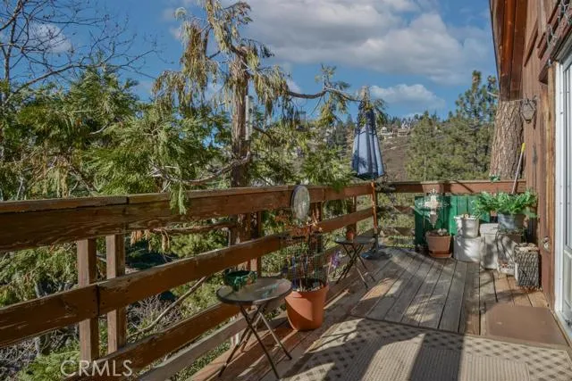 984 Sandalwood Drive, Lake Arrowhead, California 92352
