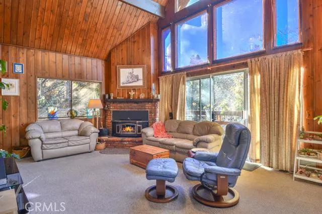 984 Sandalwood Drive, Lake Arrowhead, California 92352
