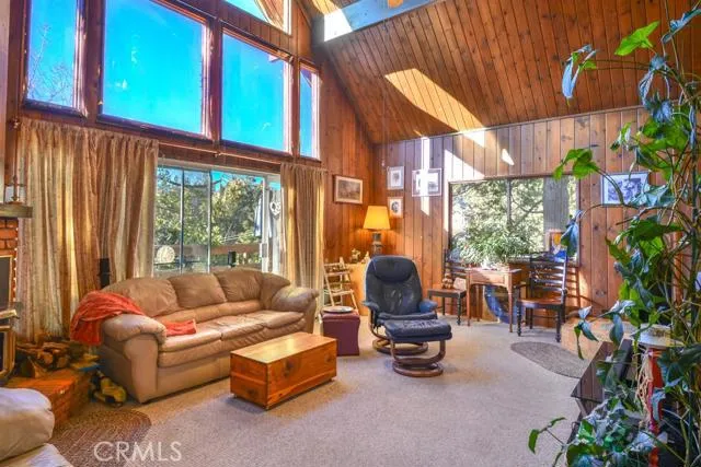 984 Sandalwood Drive, Lake Arrowhead, California 92352