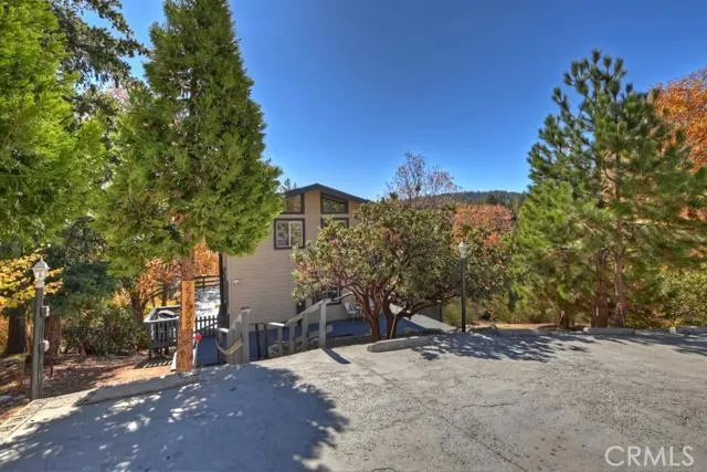 27508 Cedarwood Drive, Lake Arrowhead, California 92352