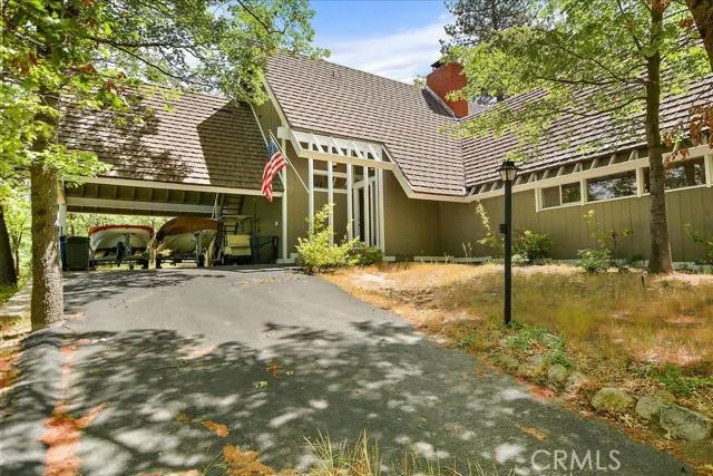 942 Shelter Cove Drive, Lake Arrowhead, California 92352
