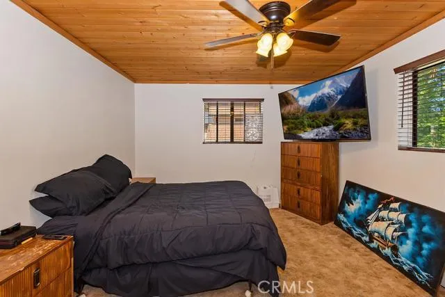UPSTAIRS-BEDROOM 2