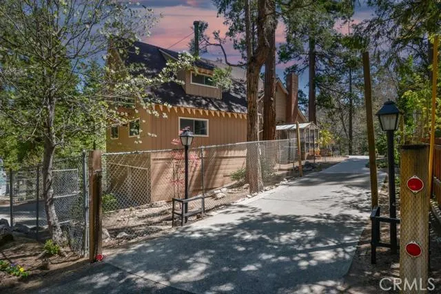 251 State Hwy 173, Lake Arrowhead, California 92352