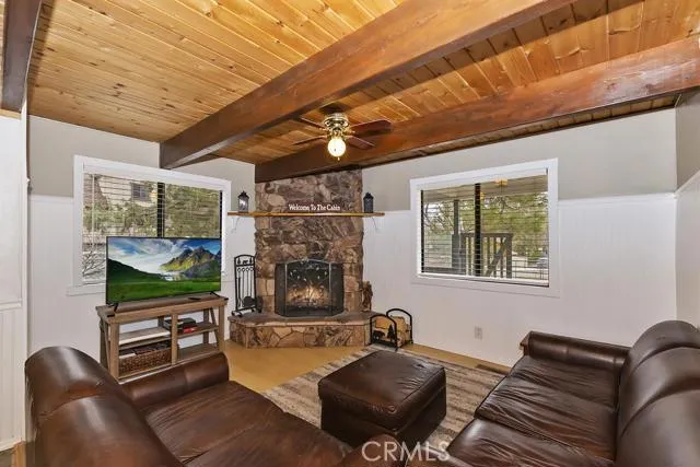 432 Riverside Avenue, Sugarloaf, California 92386