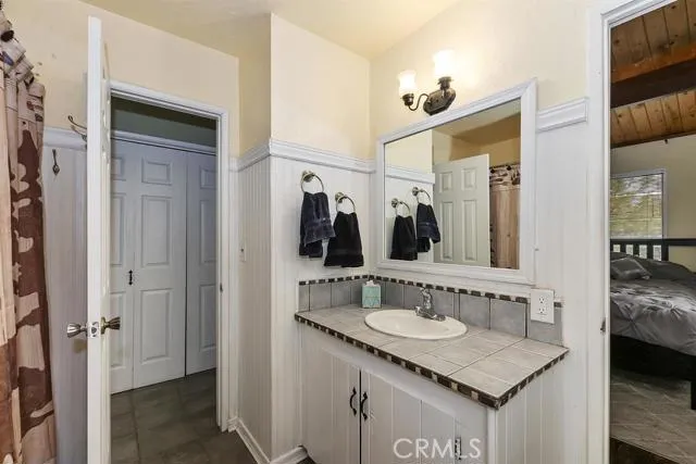 432 Riverside Avenue, Sugarloaf, California 92386