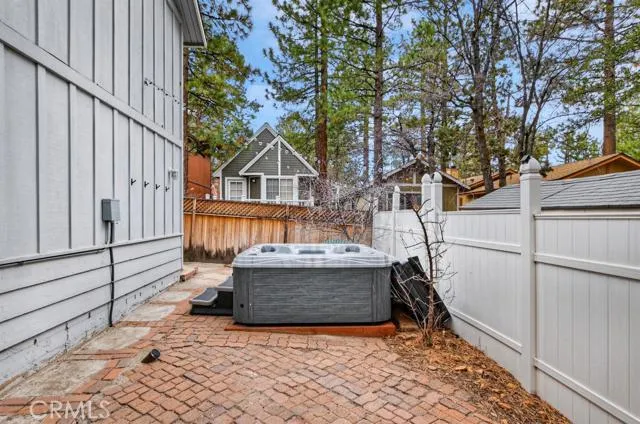 432 Riverside Avenue, Sugarloaf, California 92386