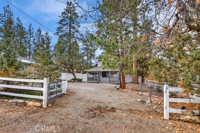 432 Riverside Avenue, Sugarloaf, California 92386