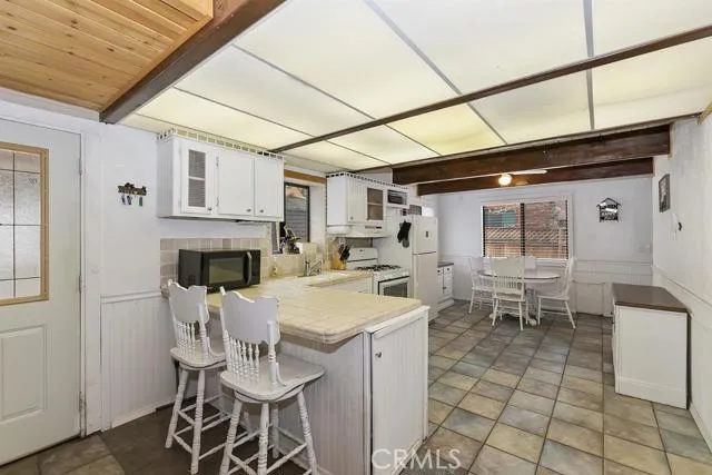 432 Riverside Avenue, Sugarloaf, California 92386