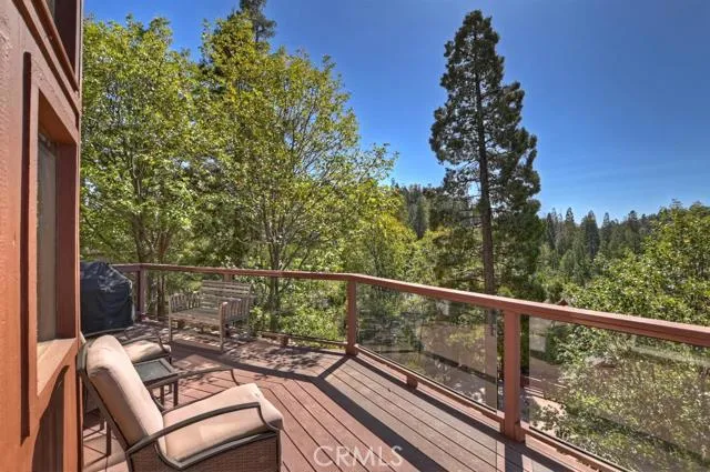 374 Rainier Road, Lake Arrowhead, California 92352