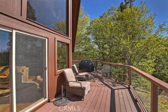 374 Rainier Road, Lake Arrowhead, California 92352
