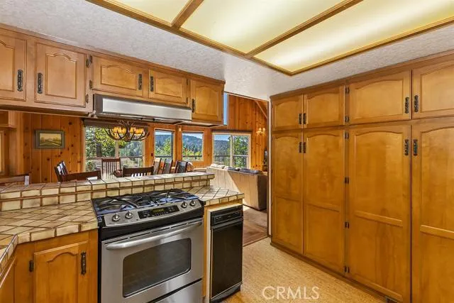 374 Rainier Road, Lake Arrowhead, California 92352