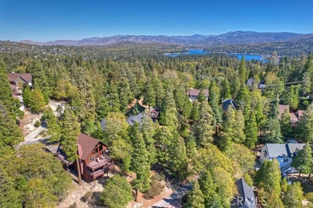 374 Rainier Road, Lake Arrowhead, California 92352