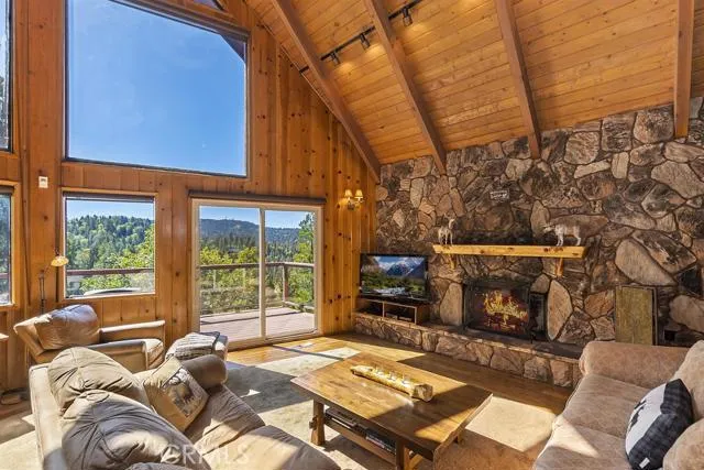 374 Rainier Road, Lake Arrowhead, California 92352
