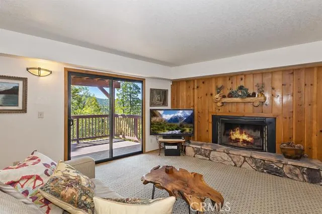 374 Rainier Road, Lake Arrowhead, California 92352