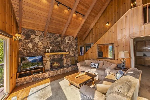 374 Rainier Road, Lake Arrowhead, California 92352