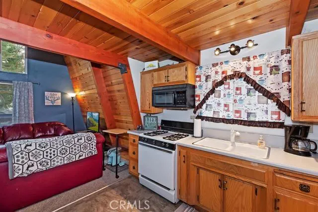 32832 Squirrel Lane, Running Springs, California 92382