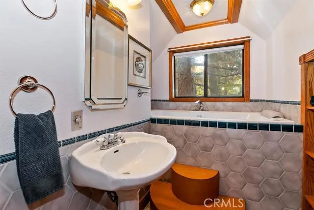 33444 Wild Rose Drive, Green Valley Lake, California 92341