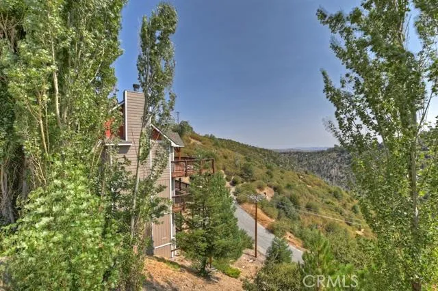 26787 Merced Lane, Lake Arrowhead, California 92352