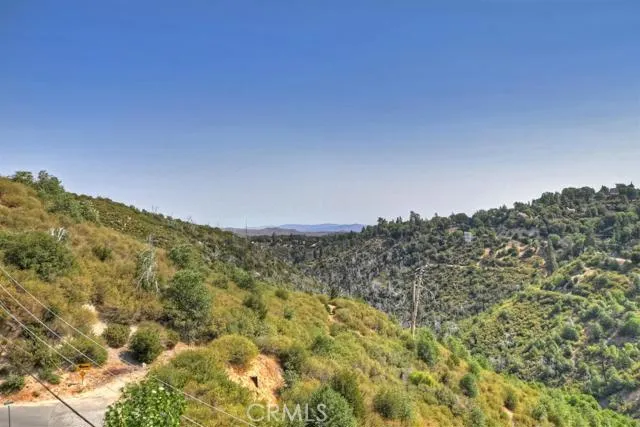 26787 Merced Lane, Lake Arrowhead, California 92352